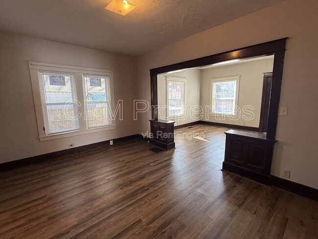 Building Photo - 310 N Lindsay St