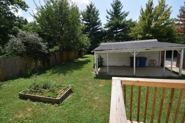 Building Photo - VIRTUAL SHOWINGS AVAILABLE - Cute 3 Bedroo...