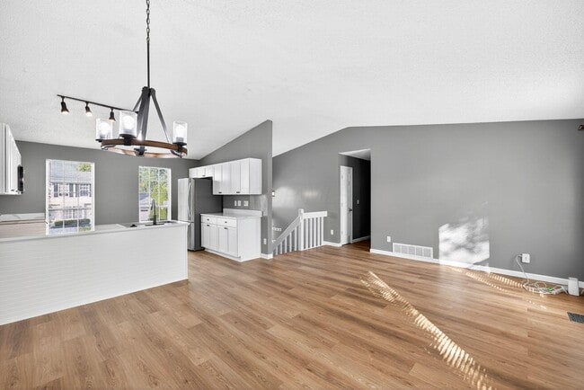 Building Photo - 5289 Frisco Dr