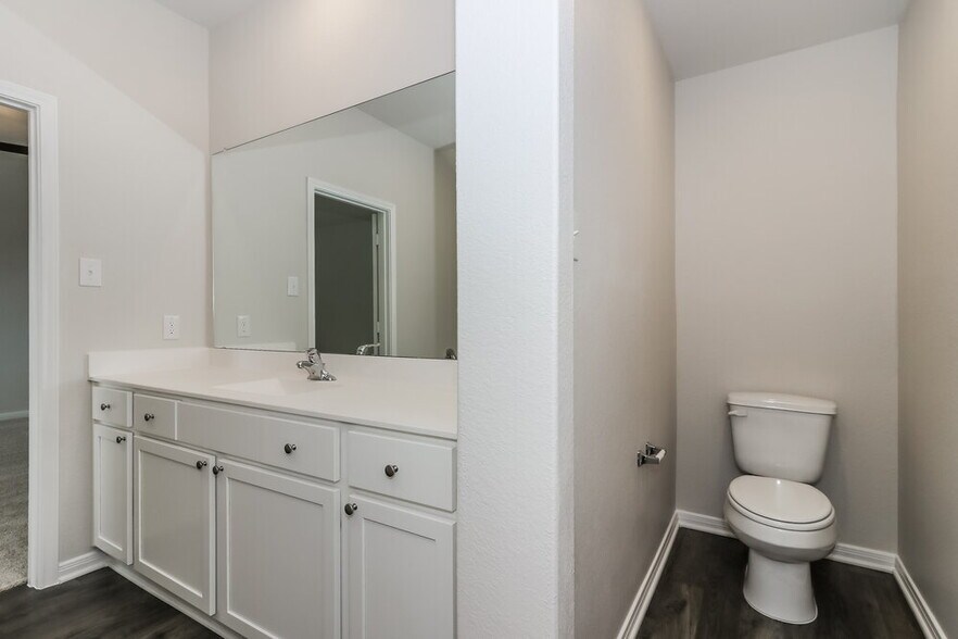 Building Photo - 413 Polly Grv Dr