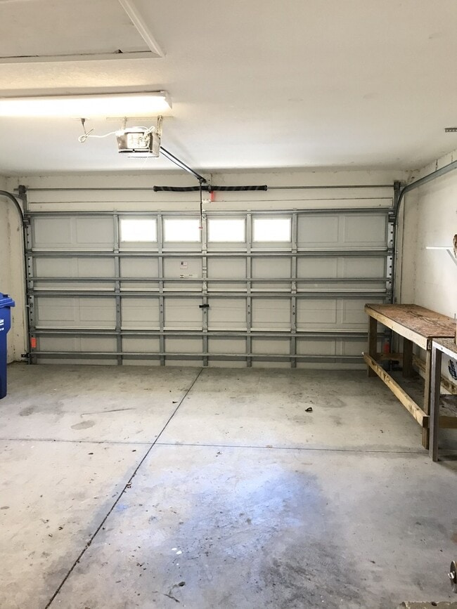 Building Photo - Home Sweet Home is this 4 bed, 2 bath home for Rent in the Asbel Creek Subdivision!