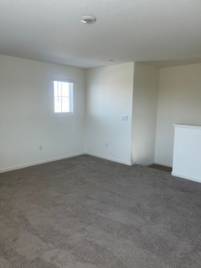 Building Photo - 4-Bedroom, 2.5-Bath Corner Home