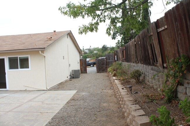 Building Photo - 331 Rebecca Ave