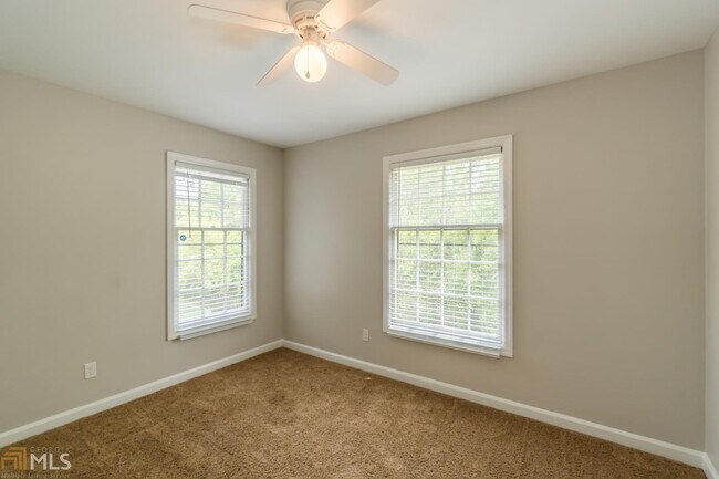 Building Photo - 3097 Colonial Way