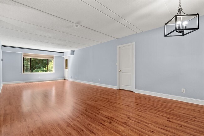 Building Photo - 1500 Worcester Rd