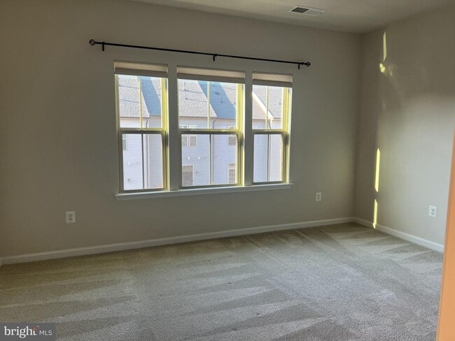 Building Photo - 8058 Big Roundtop Rd