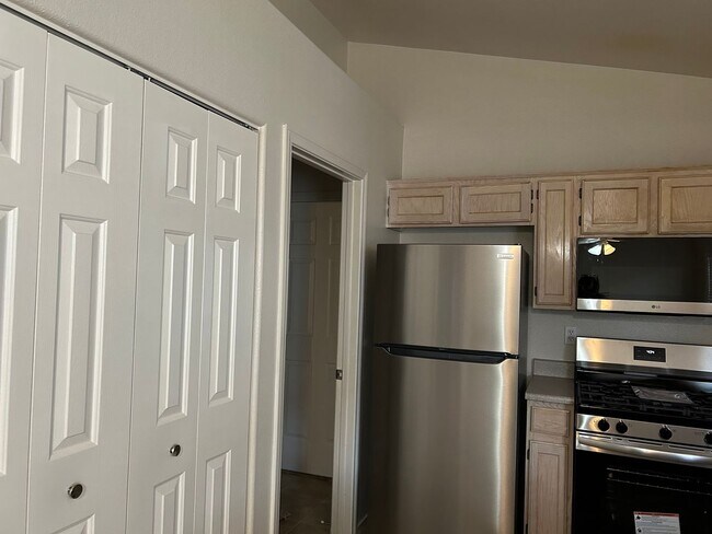 Building Photo - Charming 3-Bedroom Single-Story Corner Home in Northwest Las Vegas For Rent!