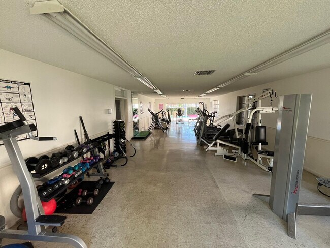 Building Photo - 4502 N Federal Hwy