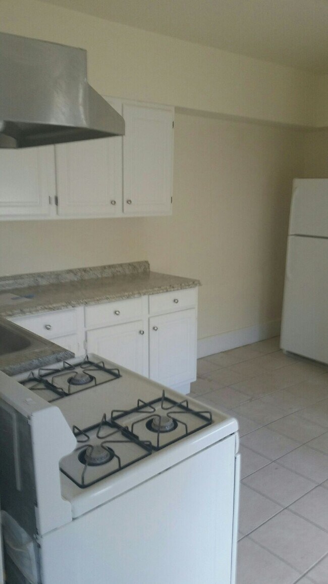 Primary Photo - 22 Bailey St