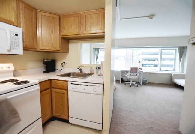 Building Photo - 555 E William St