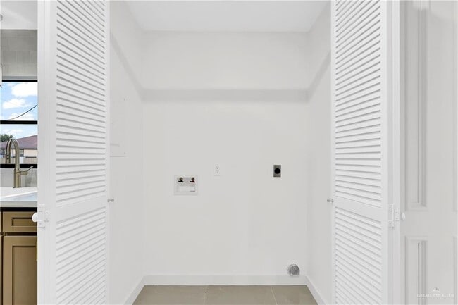 Building Photo - 20 Alejandro St