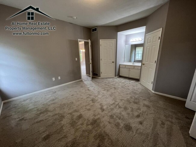 Building Photo - 1012 Boulder Court