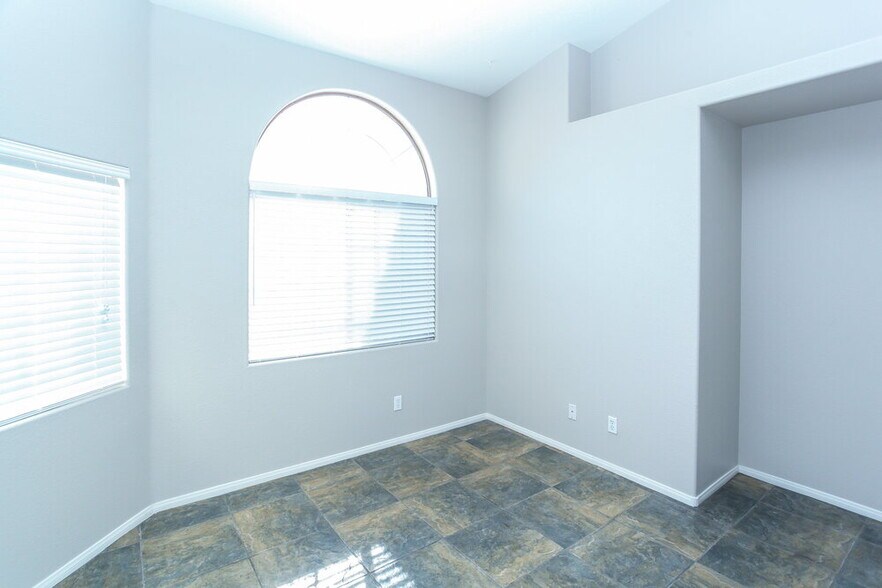 Building Photo - 6364 Gentlewood Ave