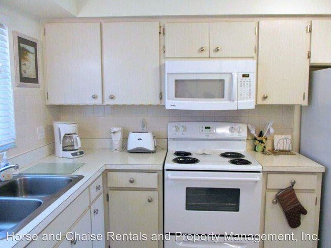 Building Photo - 2 br, 1 bath Apartment - 171 Golf Club Lane