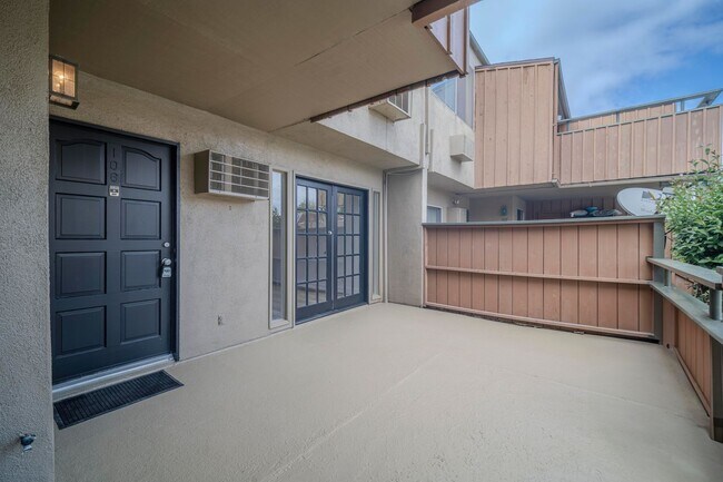 Building Photo - Welcome to Your Updated Home in the Heart of South Coast Metro!