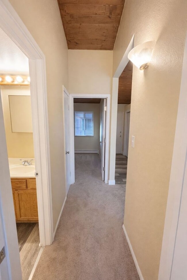 Building Photo - Updates, Simple Utilities, Awesome South Central Location - Maple Tree Apartments