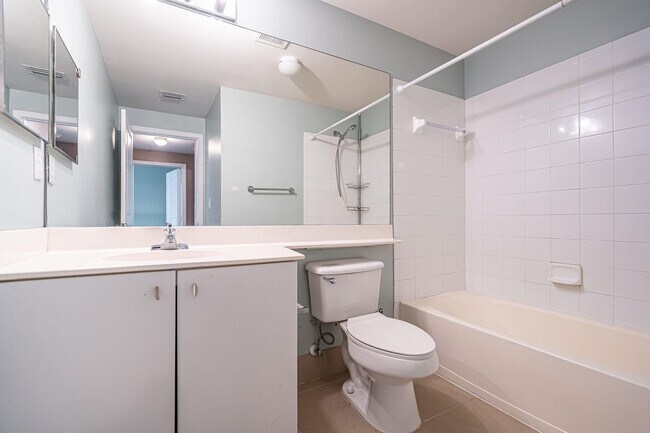 Building Photo - 5840 W Sample Rd