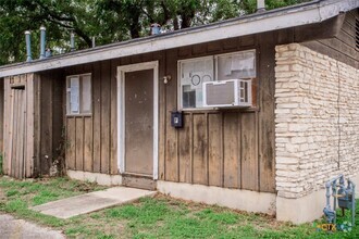 Building Photo - 1239 N LBJ Dr