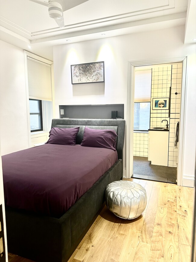 Quiet comfortable bedroom with ensuite Bathroom and tons of storage - 790 Riverside Dr