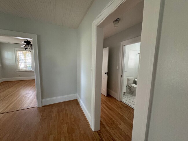 Building Photo - Cute Bungalow Near NC State Fairgrounds - ...