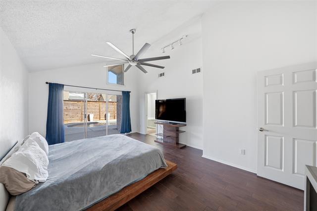 Building Photo - 3313 Overland Dr