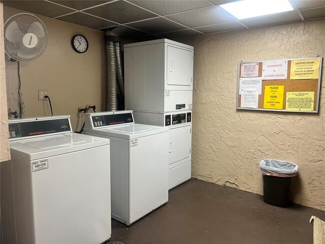 Building Photo - 10036 63rd Ave N