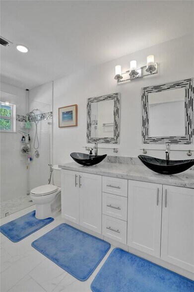 Building Photo - 7471 NW 35th Ct