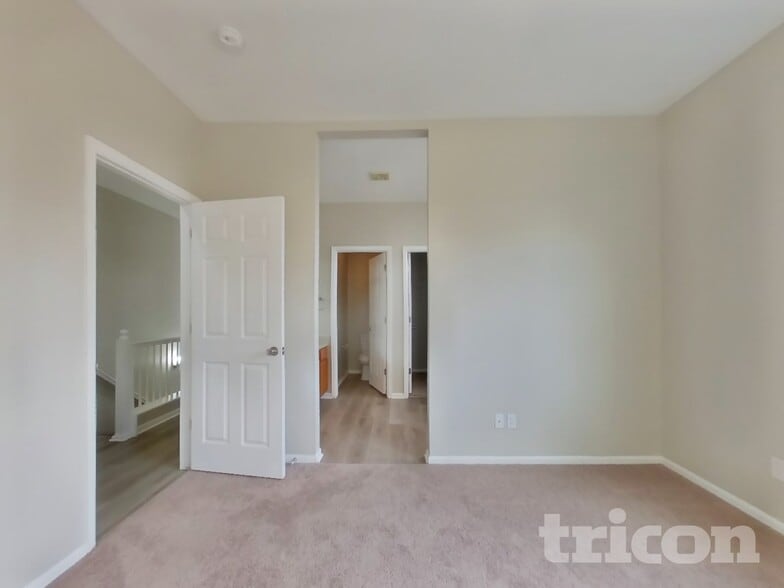 Building Photo - 565 Winebrook Way