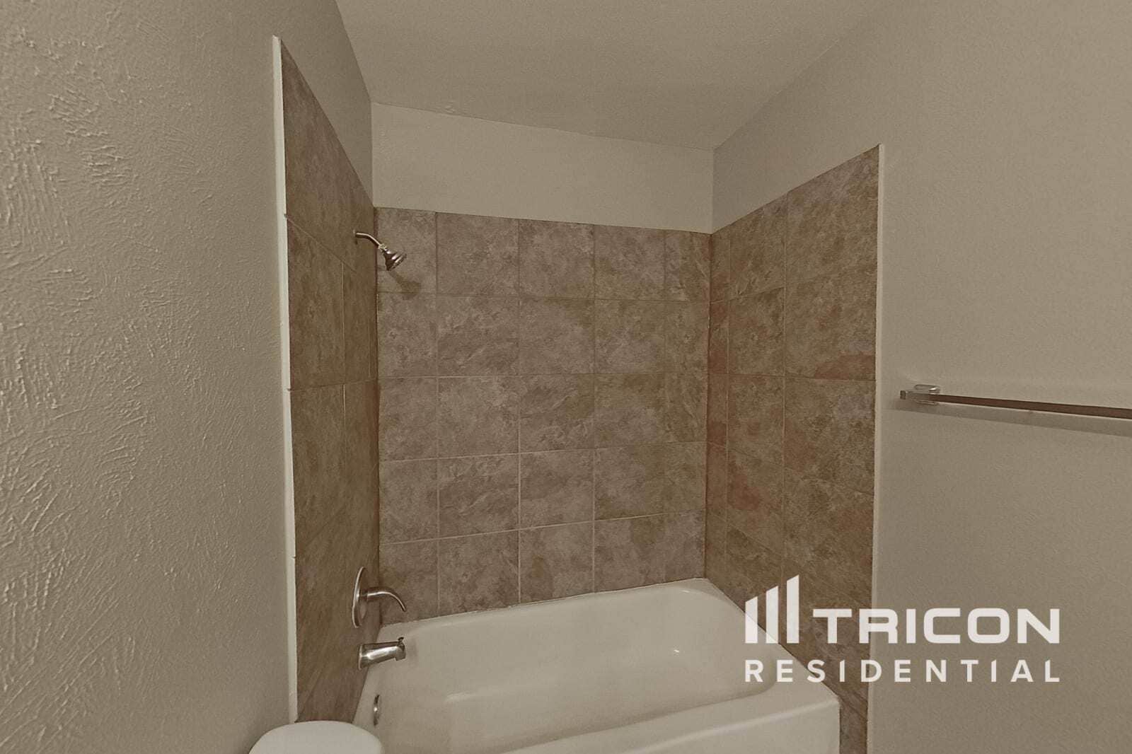 Building Photo - 2507 Arapaho Dr