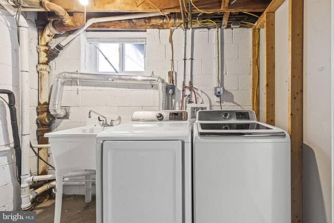 Building Photo - 3918 Usher Ave