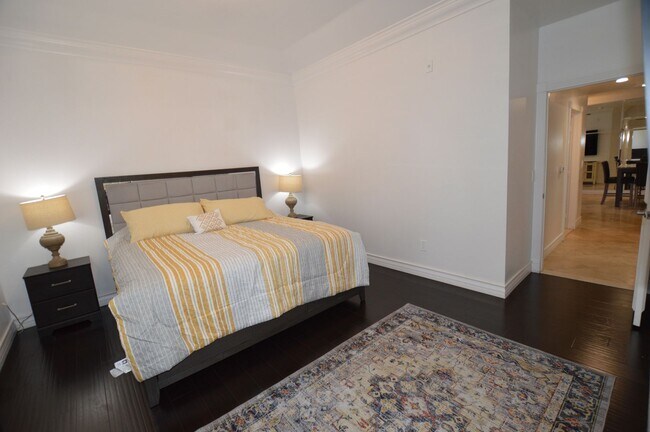 Building Photo - Meridian - Newly Remodeled Luxury Condo Re...