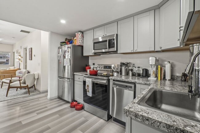 Building Photo - Cute Two Bedroom 1 Bathroom House in North RiNo