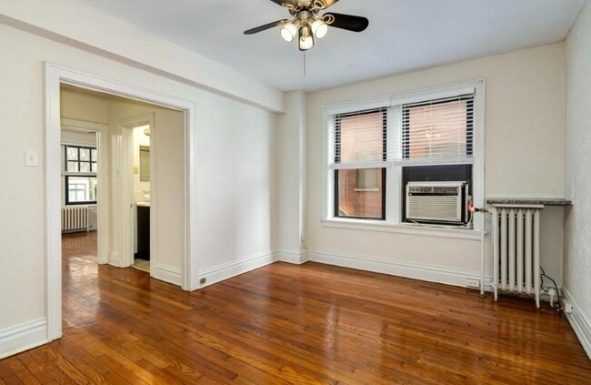 Building Photo - 2037B