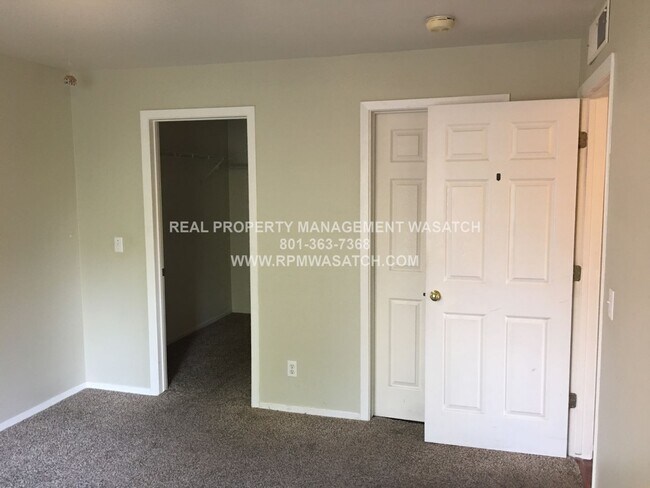 Building Photo - Come See This Spacious 2-bedroom 2-Bath in Downtown Salt Lake City!!