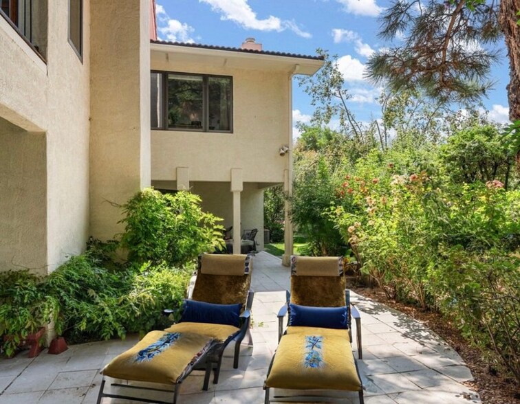 Building Photo - 9705 Pebble Beach Dr NE
