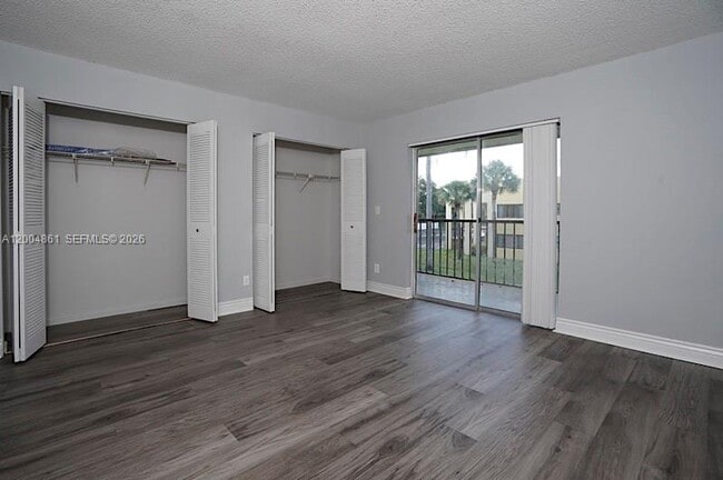 Building Photo - 1727 Meadows Cir W