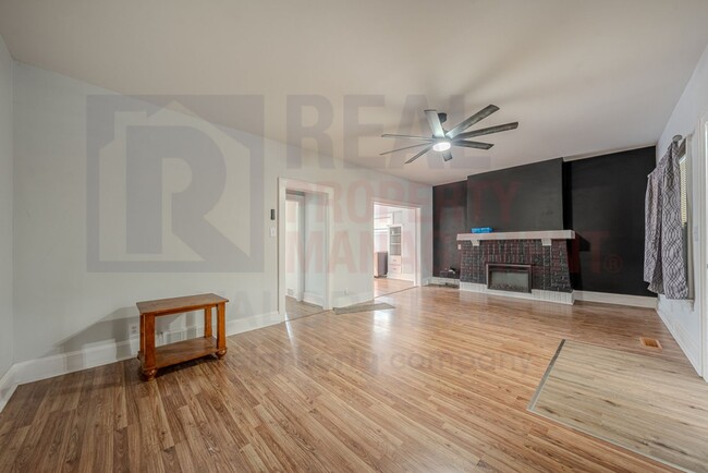 Building Photo - Fully remodeled 4 BR, 1 BA single family home