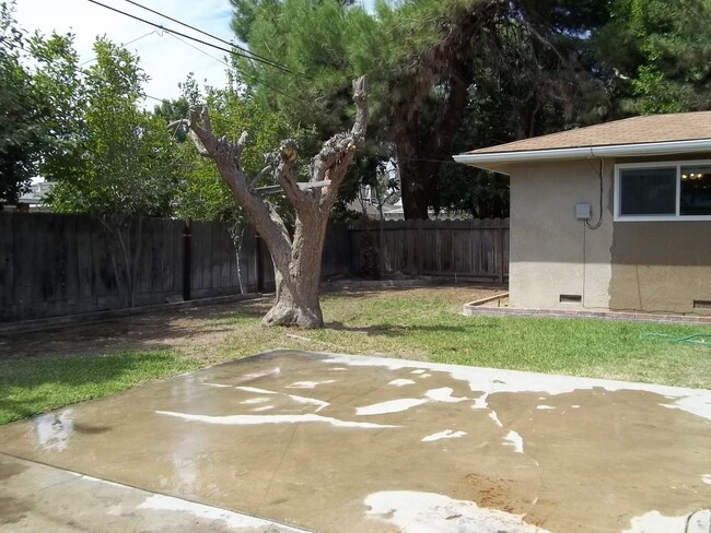 Building Photo - Nice home featuring a nice floor plan with...