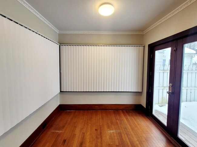 Building Photo - 255 Alger St SE