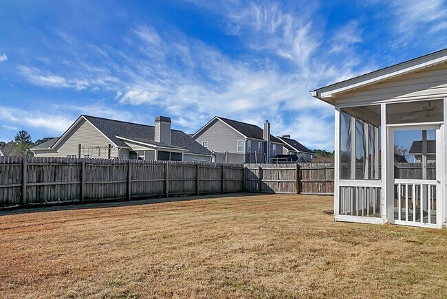 Building Photo - Cozy Comfort & Convenience: Your New 3 BR,...