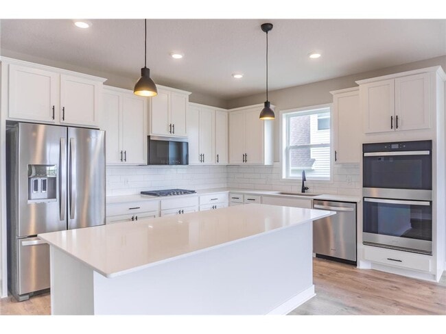 Building Photo - 717 Winterberry Ln