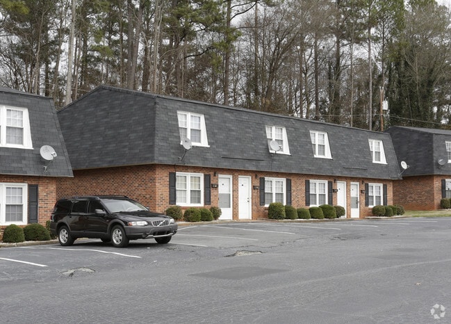 Primary Photo - Calhoun Arms Apartments