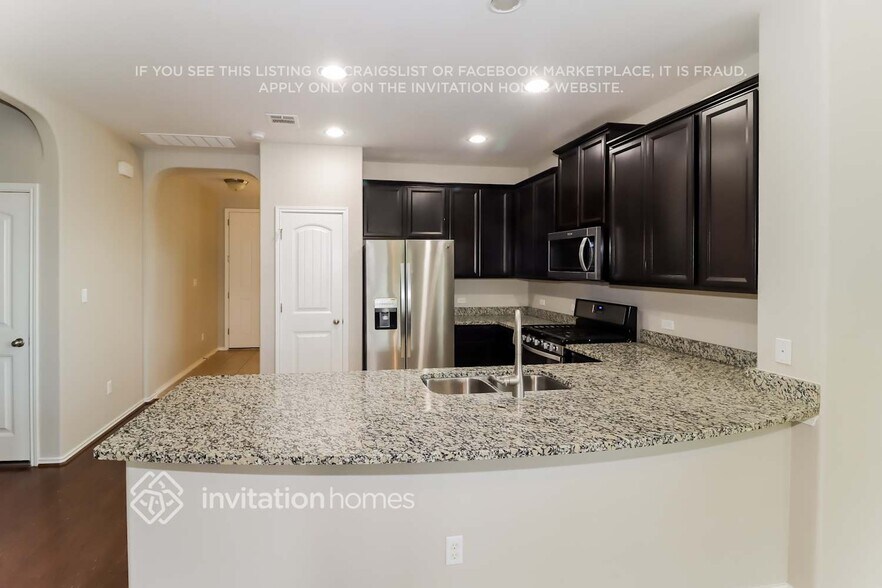 Building Photo - 110 Camden Cove
