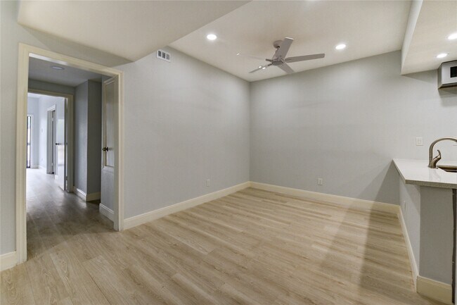 Building Photo - 11711 Memorial Dr