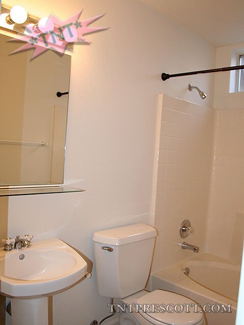 Building Photo - Home in Oaks of the Ranch HOA ~ HOLD