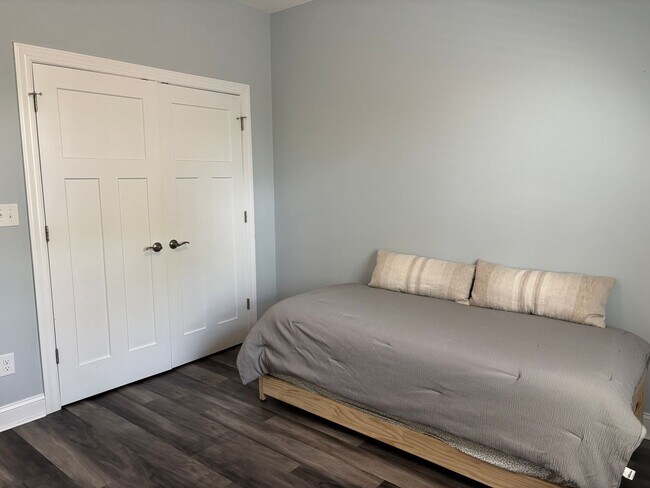 Building Photo - New home in Pine Knoll Shores
