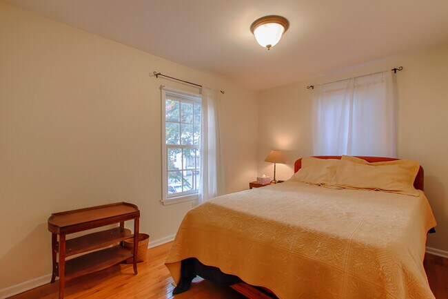 Building Photo - 16 Mendham Ave