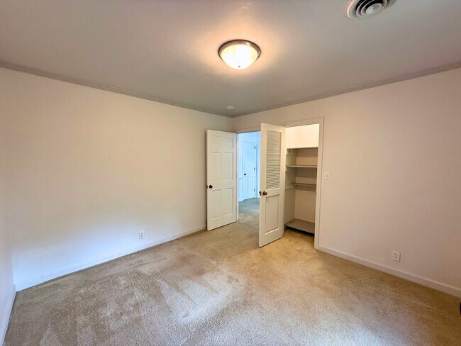 Building Photo - 125 St Augustine Dr