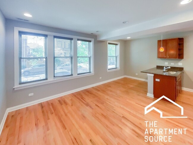 Building Photo - 1636 W Grace St