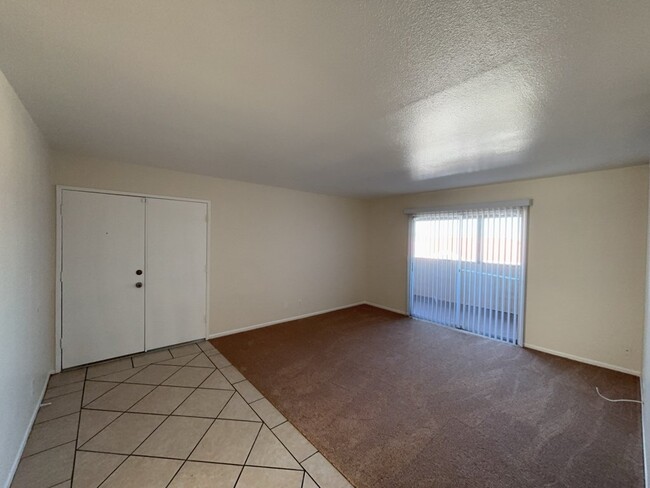 Building Photo - "Spacious 2-Bed, 2-Bath Gem in Las Vegas –...